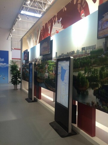 宿遷市建市20周年展覽館信息發(fā)布、觸摸設(shè)備均由米可提供1.jpg